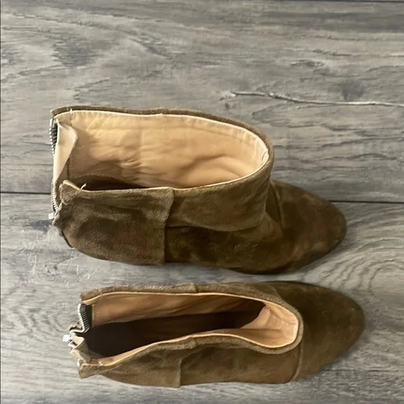 Rag and bone Women's Suede Ankle Boots - khaki color
Used but good condition - Picture 4 of 8
